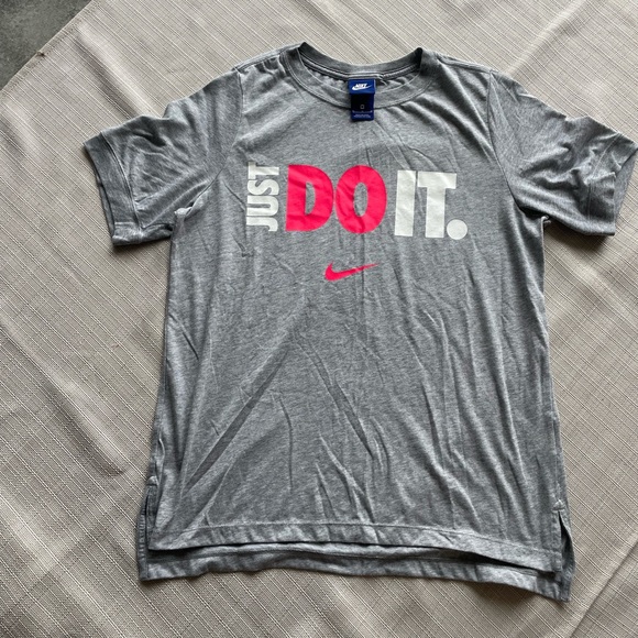 Women's NIKE Activewear Tshirt - Sz. M - Picture 1 of 2